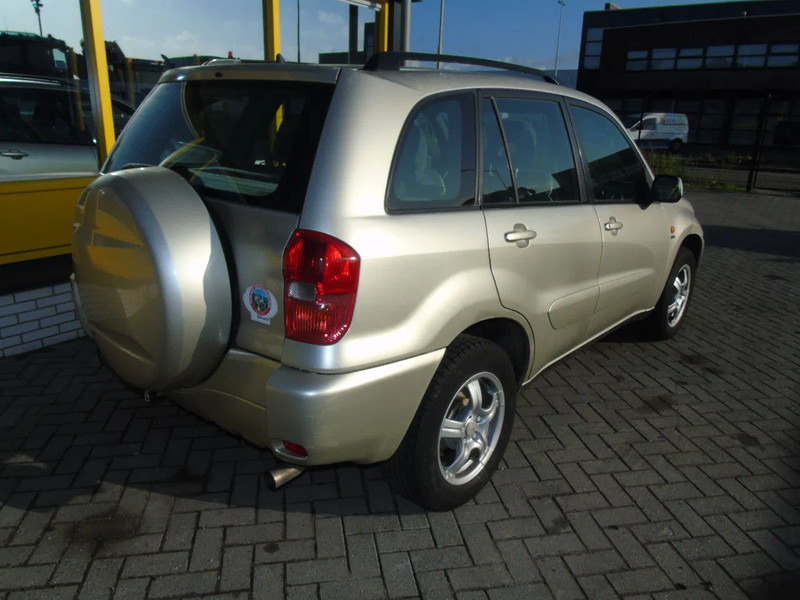 Toyota RAV4 + 4X4 + AUTOMAT + PETROL - SUV: bild 4 Toyota RAV4 + 4X4 + AUTOMAT + PETROL - SUV: bild 4