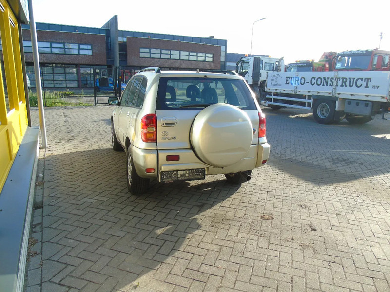 Toyota RAV4 + 4X4 + AUTOMAT + PETROL - SUV: bild 5 Toyota RAV4 + 4X4 + AUTOMAT + PETROL - SUV: bild 5