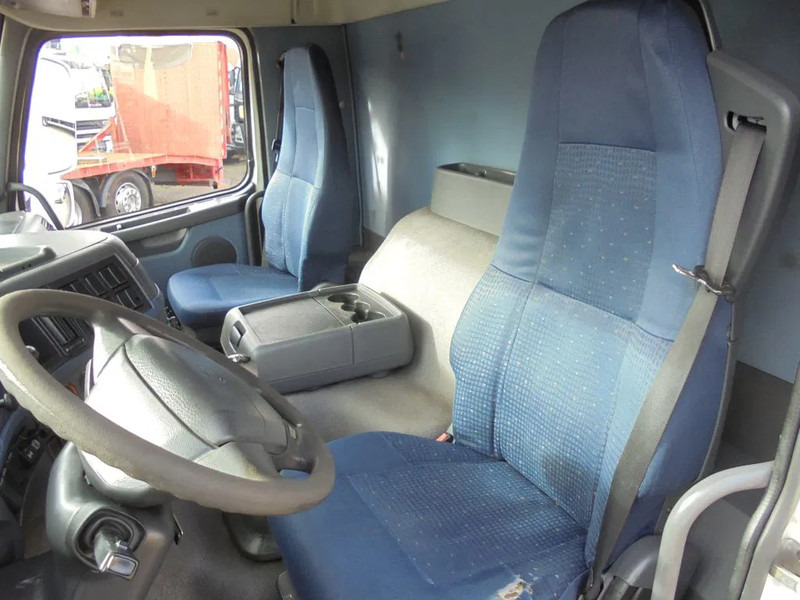 Volvo FM 9.310 + Euro 5 + Manual + Horse transport - Containerbil/ Växelflak lastbil: bild 5 Volvo FM 9.310 + Euro 5 + Manual + Horse transport - Containerbil/ Växelflak lastbil: bild 5