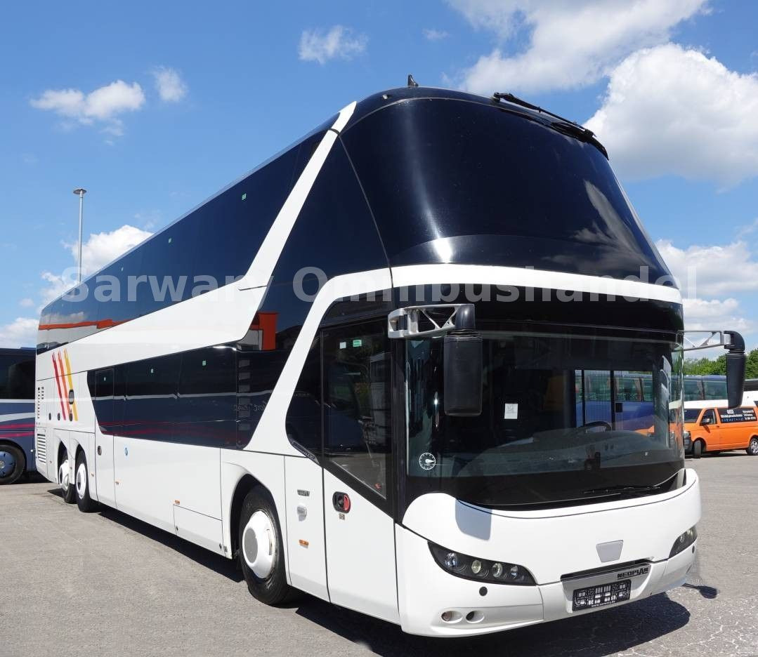 Neoplan Skyliner L *P06*79-Sitze*Setra*531*Astromega* - Dubbeldäckare buss: bild 1 Neoplan Skyliner L *P06*79-Sitze*Setra*531*Astromega* - Dubbeldäckare buss: bild 1