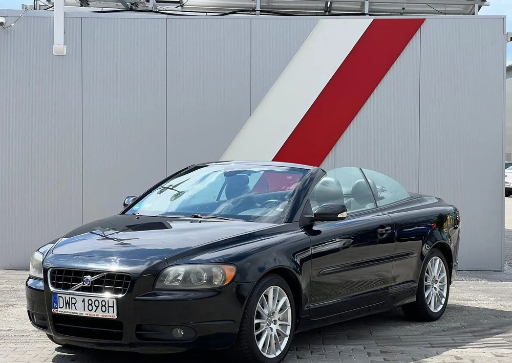 Volvo C70 2.4 Momentum - Personbil: bild 1 Volvo C70 2.4 Momentum - Personbil: bild 1