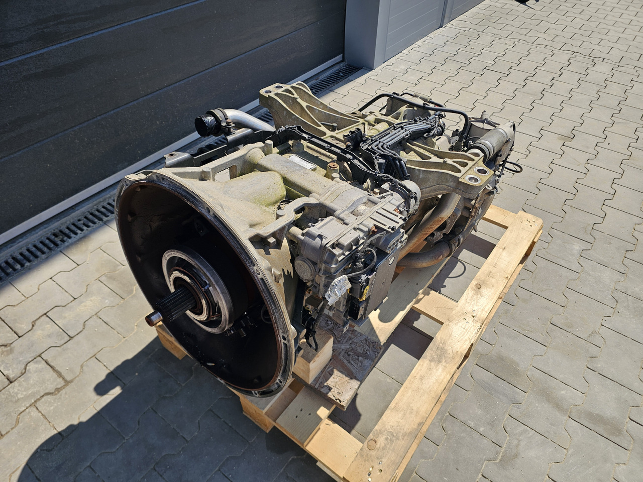 MERCEDES-BENZ ACTROS ANTOS / GEARBOX / G211-12 / RETARDER / WORLDWIDE DELIVERY - Växellåda: bild 2 MERCEDES-BENZ ACTROS ANTOS / GEARBOX / G211-12 / RETARDER / WORLDWIDE DELIVERY - Växellåda: bild 2