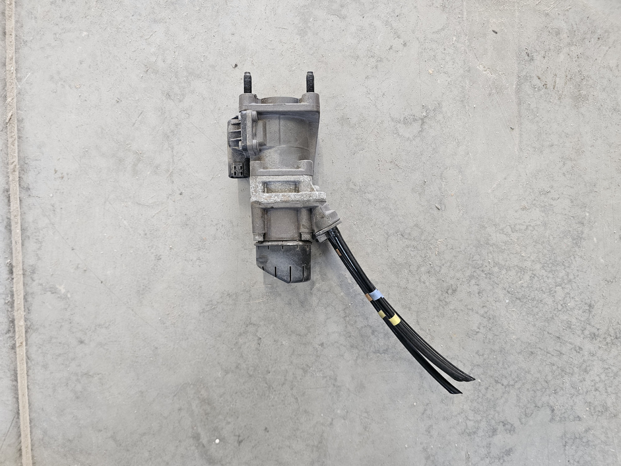 RENAULT MAGNUM PREMIUM DXI / BRAKE VALVE / K040158 21390589 - Bromsventil: bild 2 RENAULT MAGNUM PREMIUM DXI / BRAKE VALVE / K040158 21390589 - Bromsventil: bild 2