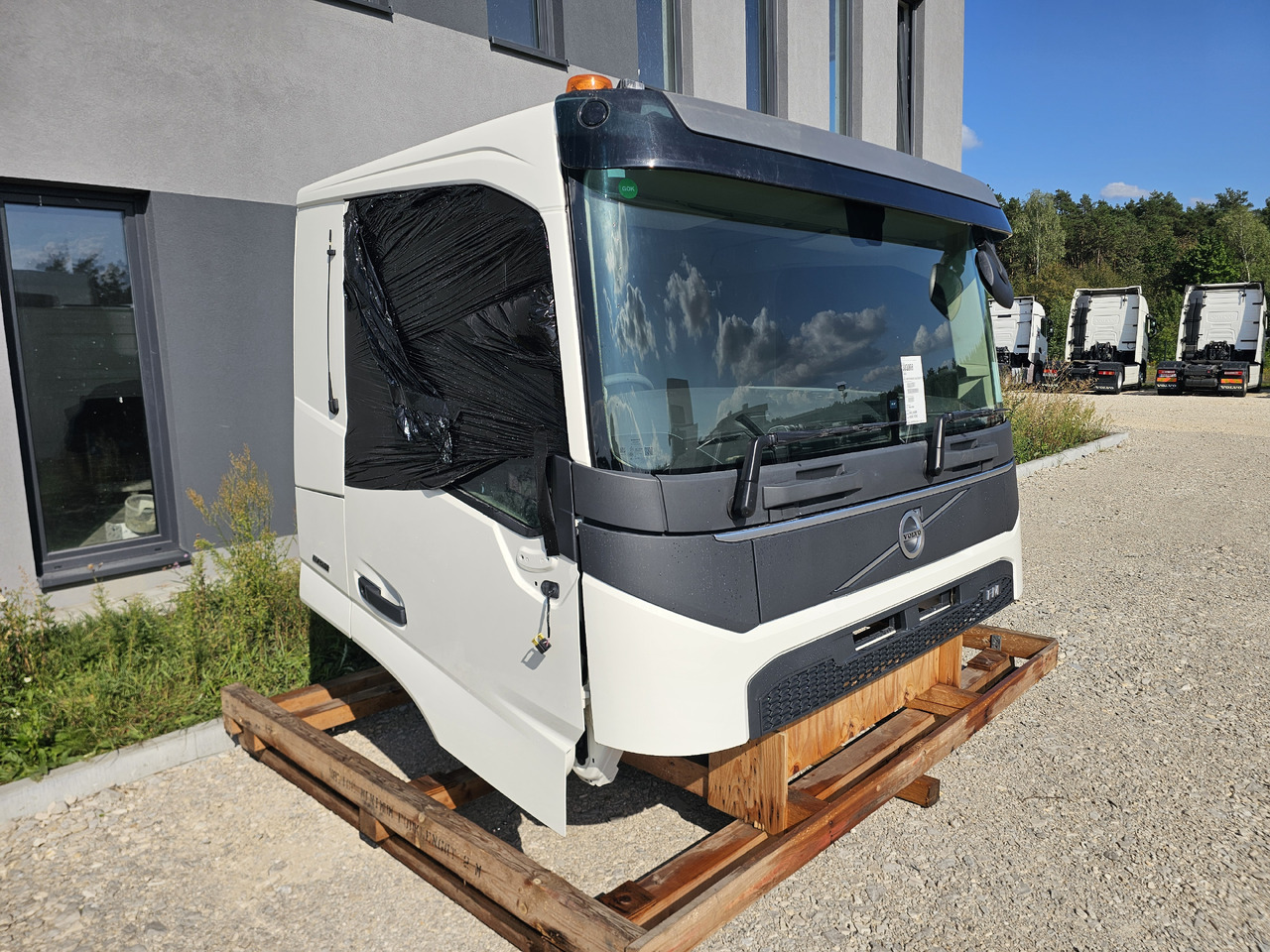 VOLVO FM5 FMX LOW DAY CAB / FULLY COMPLETE / BRAND NEW - Hytt: bild 4 VOLVO FM5 FMX LOW DAY CAB / FULLY COMPLETE / BRAND NEW - Hytt: bild 4