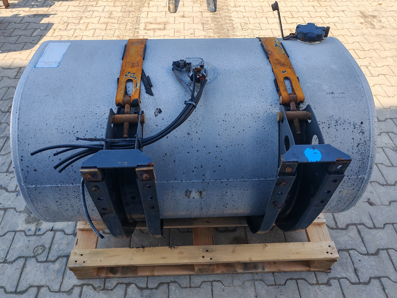 VOLVO RENAULT / ALU FUEL TANK / 126x69x71 / 510L / 20723636 - Bränsletank: bild 5 VOLVO RENAULT / ALU FUEL TANK / 126x69x71 / 510L / 20723636 - Bränsletank: bild 5