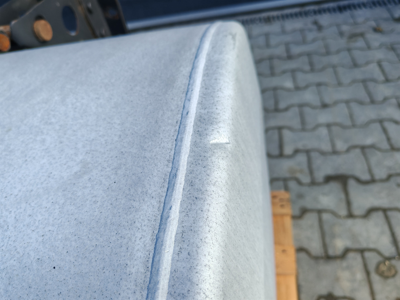 VOLVO RENAULT - Bränsletank: bild 5 VOLVO RENAULT - Bränsletank: bild 5