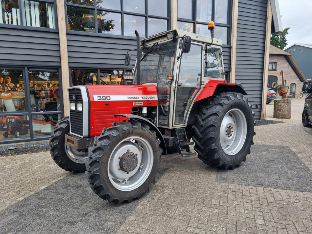 MASSEY FERGUSON 390 - Traktor: bild 2 MASSEY FERGUSON 390 - Traktor: bild 2