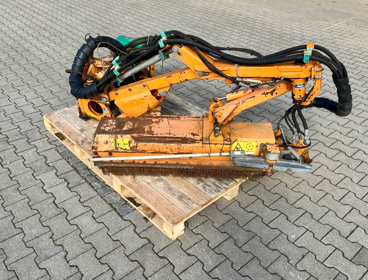 Unimog Randstreifenmulcher Mulag MRK 300 - Armklippare: bild 2 Unimog Randstreifenmulcher Mulag MRK 300 - Armklippare: bild 2