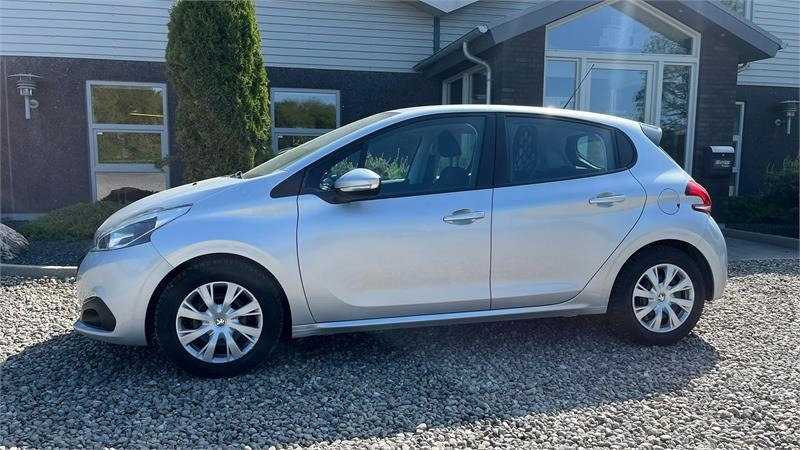 Peugeot 208 1,6 BlueHDi 100 Active Van 5d. NYSYNET og KUN - Personbil: bild 1 Peugeot 208 1,6 BlueHDi 100 Active Van 5d. NYSYNET og KUN - Personbil: bild 1