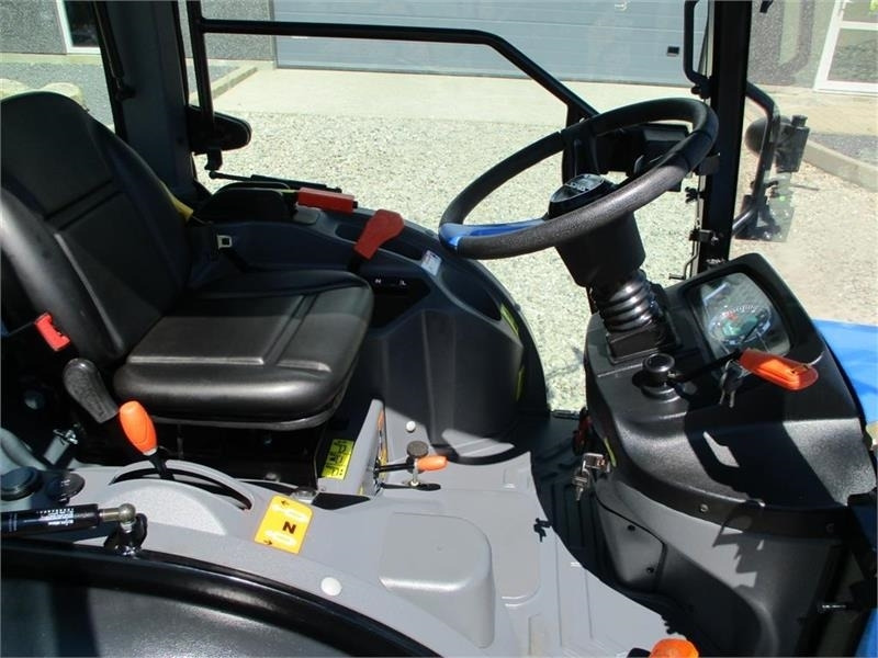 Traktor Solis 26 HST med kabine og Industrihjul: bild 16
