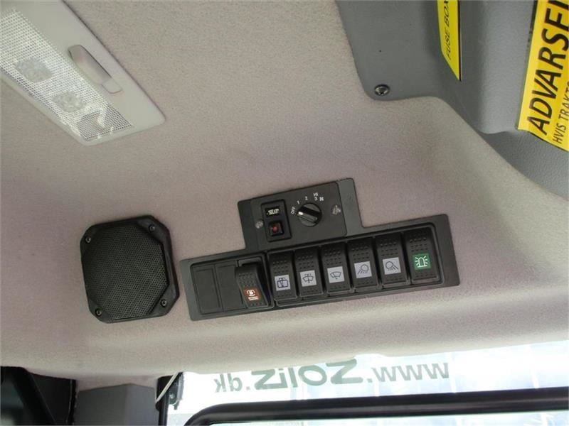 Traktor Solis 26 HST med kabine og Industrihjul: bild 17