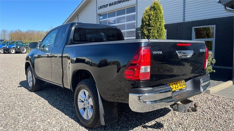 Toyota Hilux 4WD Pick-up med træk til 3200 kg. Meget velh - Tillbehör för skördemaskin: bild 5 Toyota Hilux 4WD Pick-up med træk til 3200 kg. Meget velh - Tillbehör för skördemaskin: bild 5