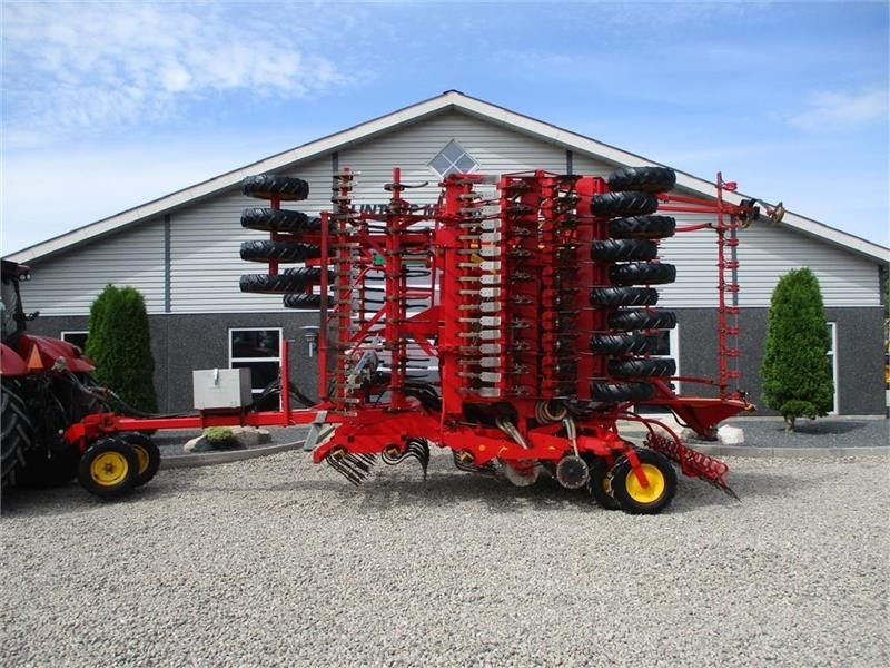 Vaderstad Rapid A800 S med fylde snegl, stor såsæt til små p - Såmaskin: bild 1 Vaderstad Rapid A800 S med fylde snegl, stor såsæt til små p - Såmaskin: bild 1