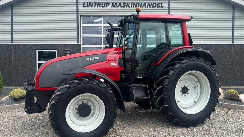 Valtra T171 Frontlift og fuld affjedring - Traktor: bild 1 Valtra T171 Frontlift og fuld affjedring - Traktor: bild 1