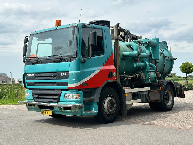 DAF CF 75.250 WITH RAVO KZ7082/150 VACUUM / CHANNEL CLEANER - Sugbil: bild 3 DAF CF 75.250 WITH RAVO KZ7082/150 VACUUM / CHANNEL CLEANER - Sugbil: bild 3