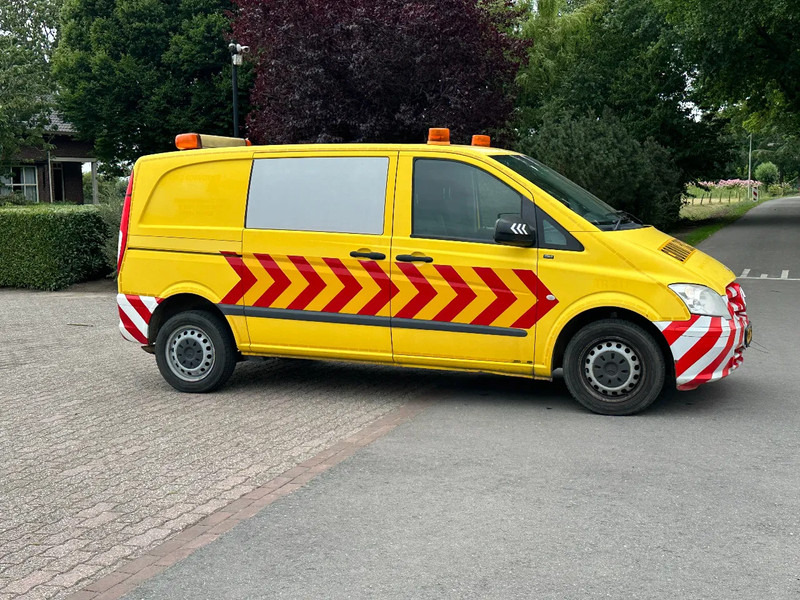 Mercedes-Benz Vito 113 CDI AUTOMAAT!!CONVOI EXCEPTIONNEL!!BEGELEIDINGSWAGEN!! - Små skåpbil: bild 2 Mercedes-Benz Vito 113 CDI AUTOMAAT!!CONVOI EXCEPTIONNEL!!BEGELEIDINGSWAGEN!! - Små skåpbil: bild 2