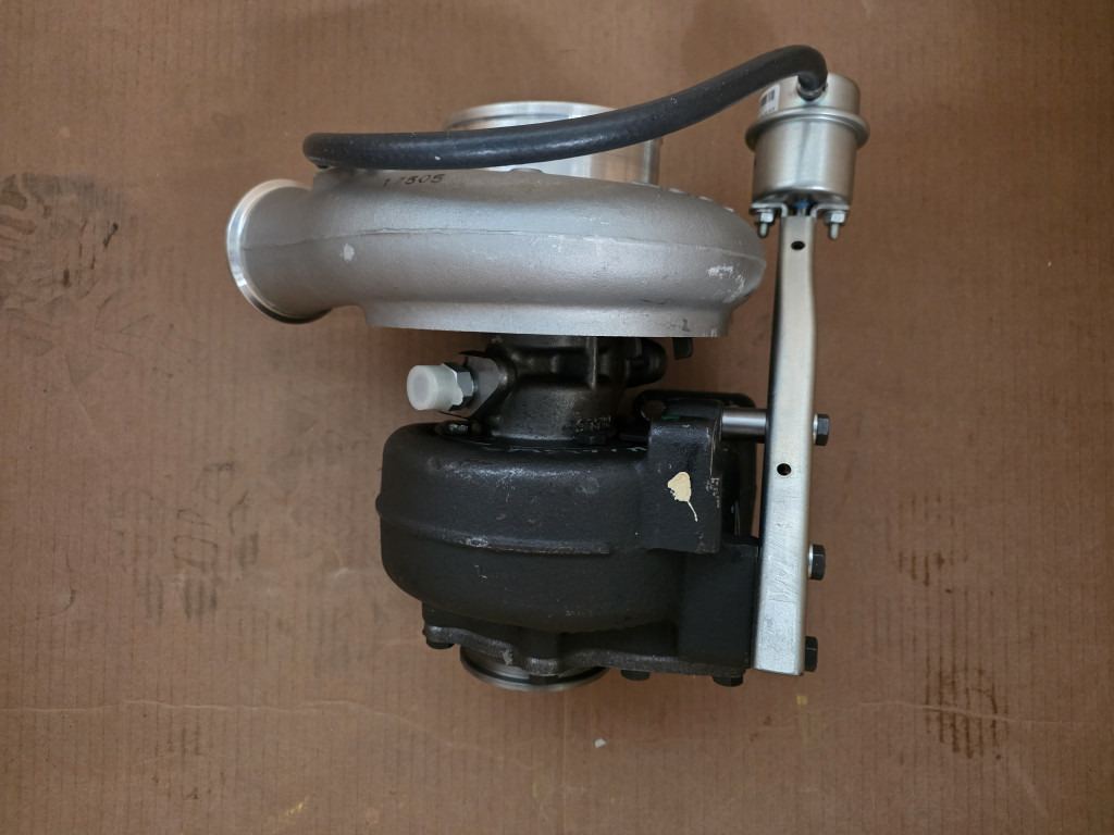 Case 504380015 - Turbo för Byggmaskiner: bild 2 Case 504380015 - Turbo för Byggmaskiner: bild 2