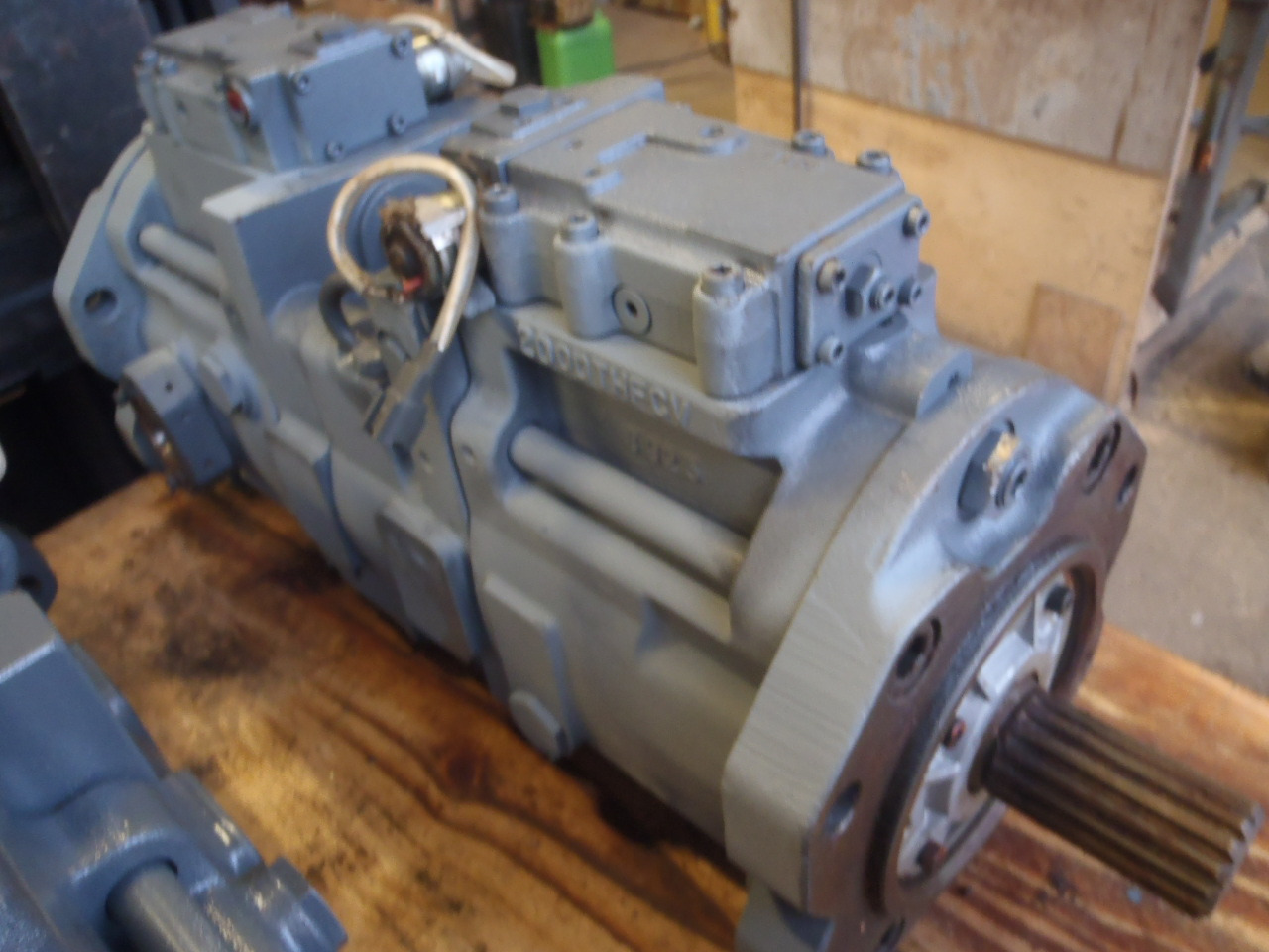 Kawasaki K3V180DTH19TR-OE11 - - Hydraulpump för Byggmaskiner: bild 2 Kawasaki K3V180DTH19TR-OE11 - - Hydraulpump för Byggmaskiner: bild 2