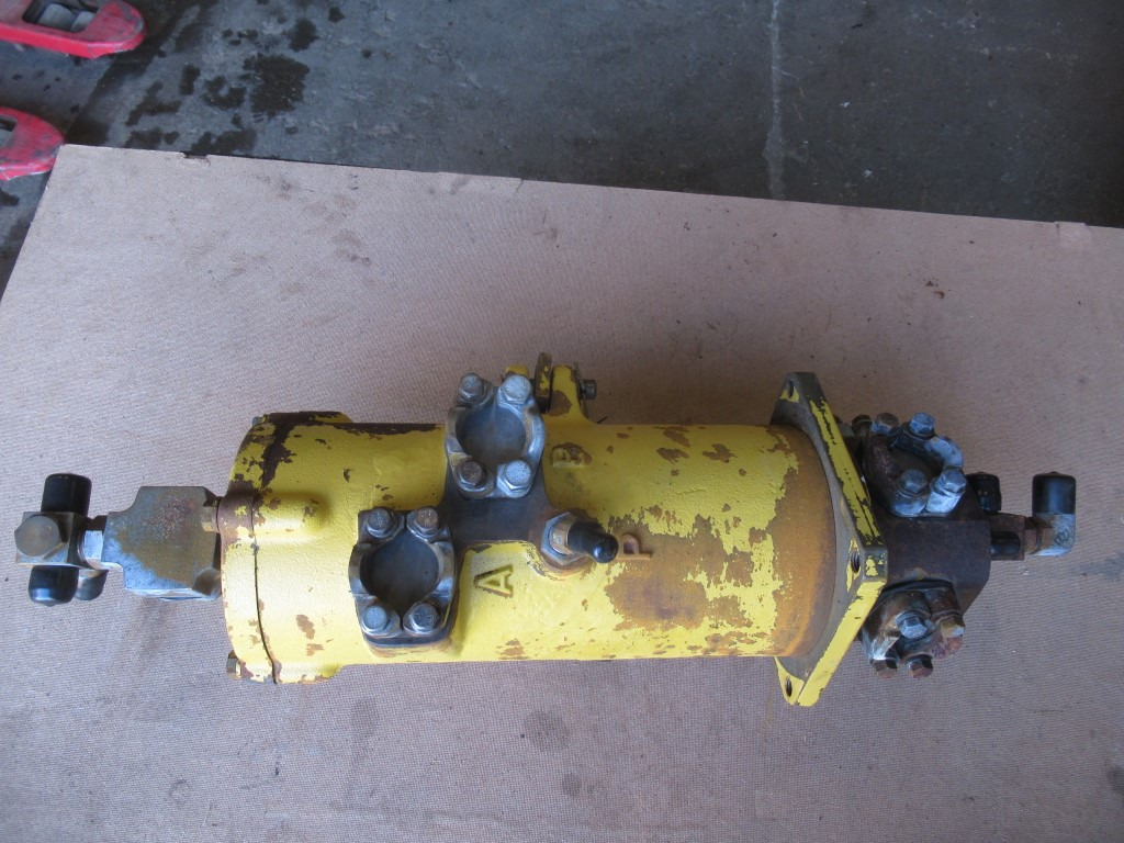 Komatsu PC800LC-8 - - Hydraulik för Byggmaskiner: bild 4 Komatsu PC800LC-8 - - Hydraulik för Byggmaskiner: bild 4