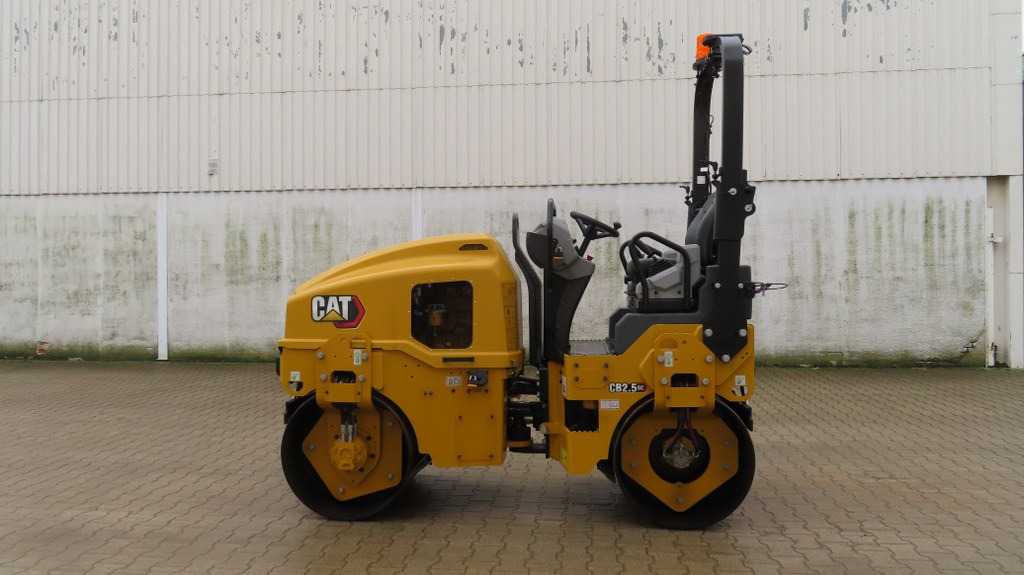 Caterpillar CB 2.5 GC - Asfaltvält: bild 5 Caterpillar CB 2.5 GC - Asfaltvält: bild 5