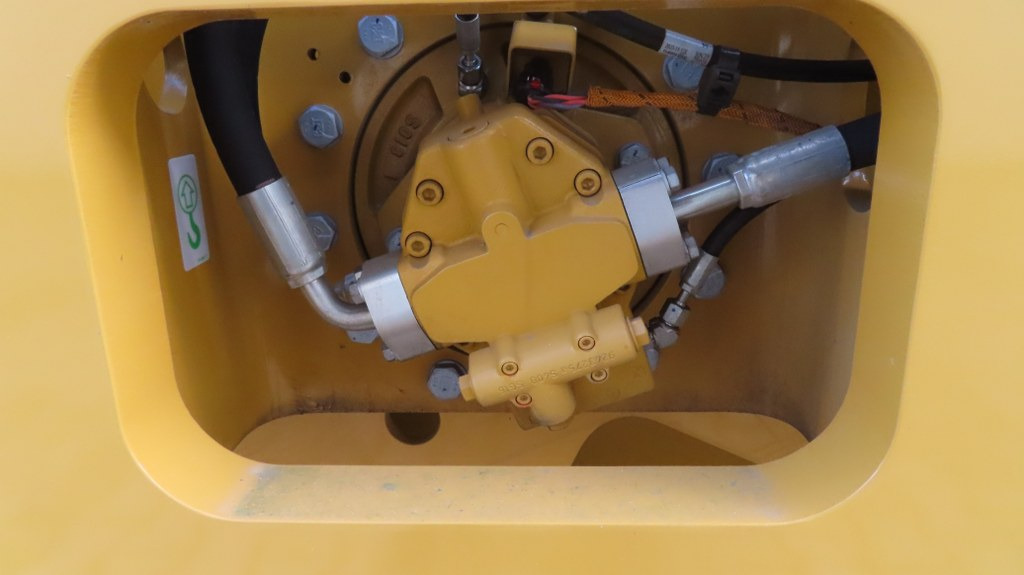 Kompaktor Caterpillar CS66B: bild 15