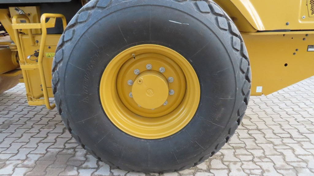 Kompaktor Caterpillar CS66B: bild 12