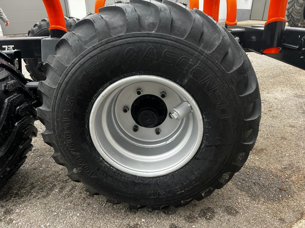 Ny Skogsvagn BMF BMF 7T1 mit BMF 540 Kran: bild 6