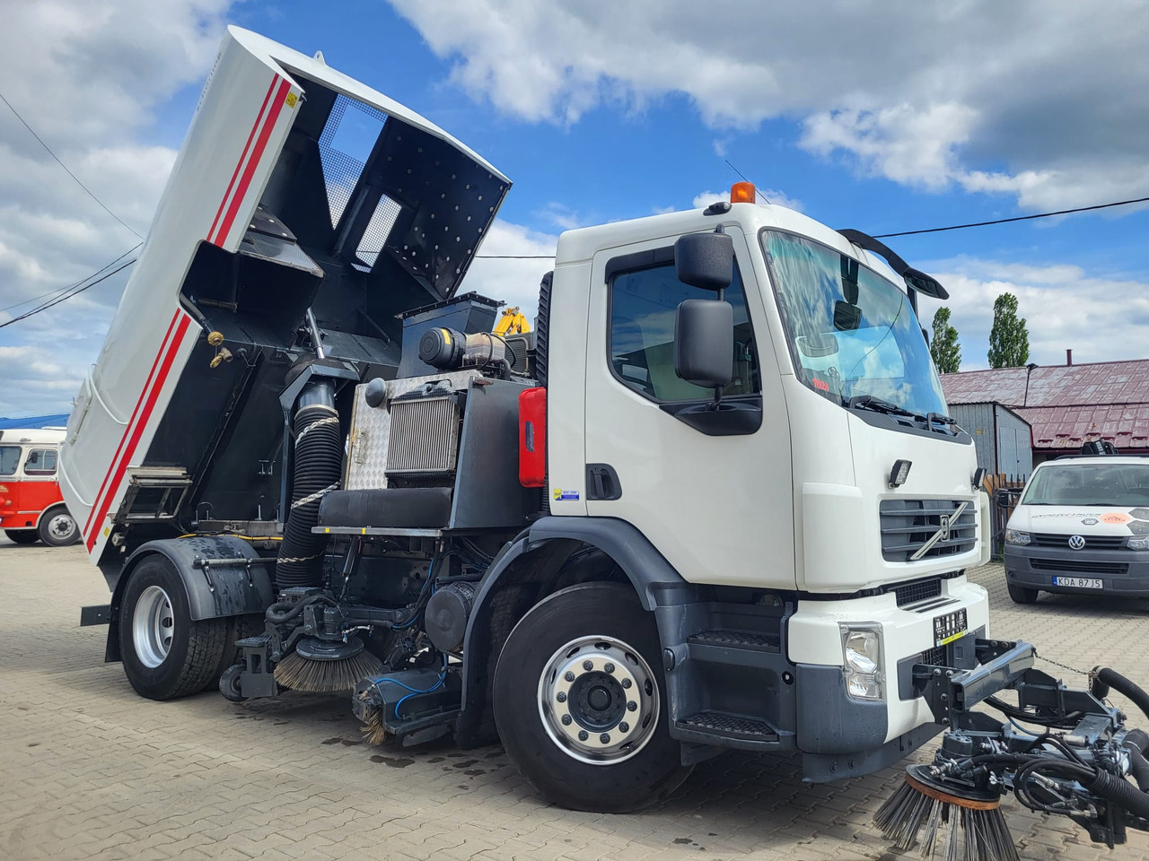 Volvo FE 320 two engines - Sopmaskin: bild 4 Volvo FE 320 two engines - Sopmaskin: bild 4