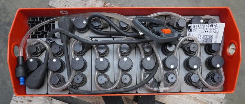 GRUMA 24 Volt 3 PzB 225 Ah - Batteri: bild 3 GRUMA 24 Volt 3 PzB 225 Ah - Batteri: bild 3