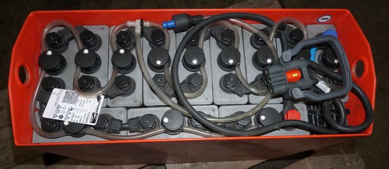 GRUMA 24 Volt 3 PzB 225 Ah - Batteri: bild 3 GRUMA 24 Volt 3 PzB 225 Ah - Batteri: bild 3