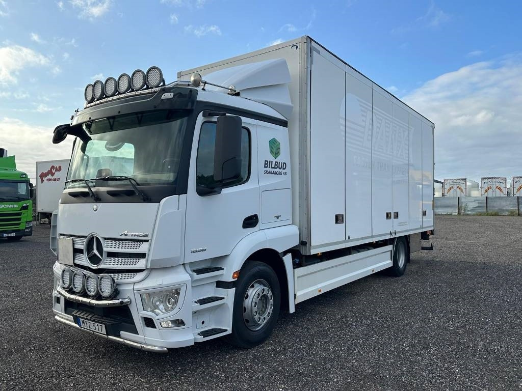 Mercedes-Benz ACTROS 1836 Euro 6 8468 - Lastbil med skåp: bild 2 Mercedes-Benz ACTROS 1836 Euro 6 8468 - Lastbil med skåp: bild 2