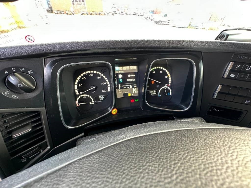 Mercedes-Benz ACTROS 1836 Euro 6 8468 - Lastbil med skåp: bild 3 Mercedes-Benz ACTROS 1836 Euro 6 8468 - Lastbil med skåp: bild 3