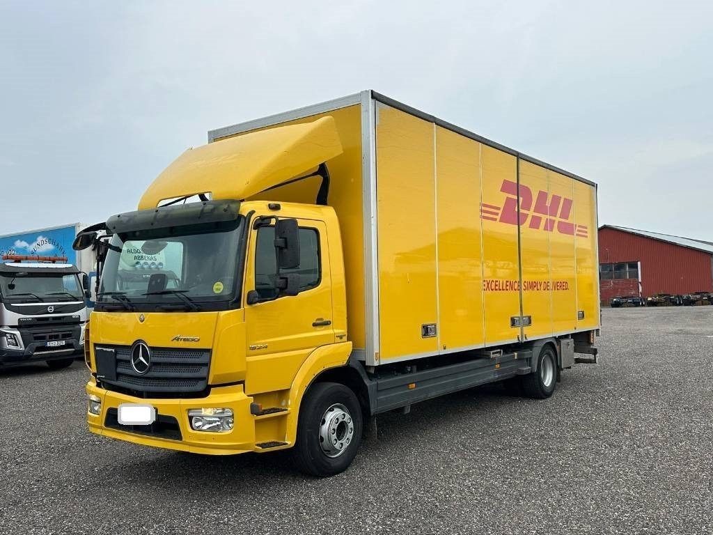 Mercedes-Benz Atego 1524 serie nr 7995 - Lastbil med skåp: bild 1 Mercedes-Benz Atego 1524 serie nr 7995 - Lastbil med skåp: bild 1