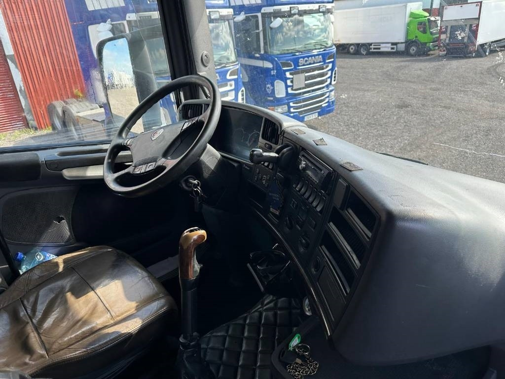 Scania R420LB6X24MNA serie 0746 - Lastbil med skåp: bild 2 Scania R420LB6X24MNA serie 0746 - Lastbil med skåp: bild 2