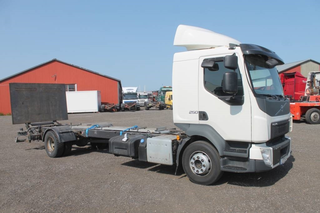 Volvo FL250 4x2 Serie 4536 Euro 6 - Chassi lastbil: bild 2 Volvo FL250 4x2 Serie 4536 Euro 6 - Chassi lastbil: bild 2
