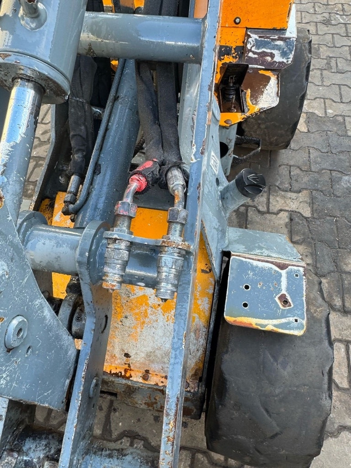 GiANT D 204 SW - Minilastare: bild 5 GiANT D 204 SW - Minilastare: bild 5