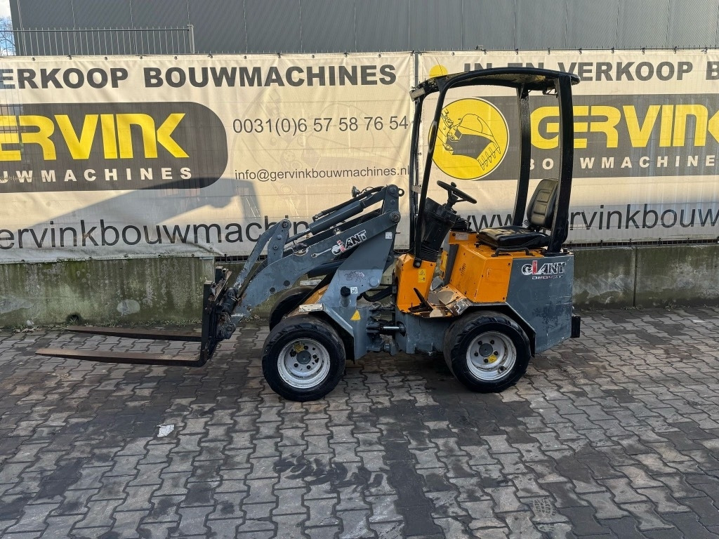 GiANT D 204 SW - Minilastare: bild 1 GiANT D 204 SW - Minilastare: bild 1