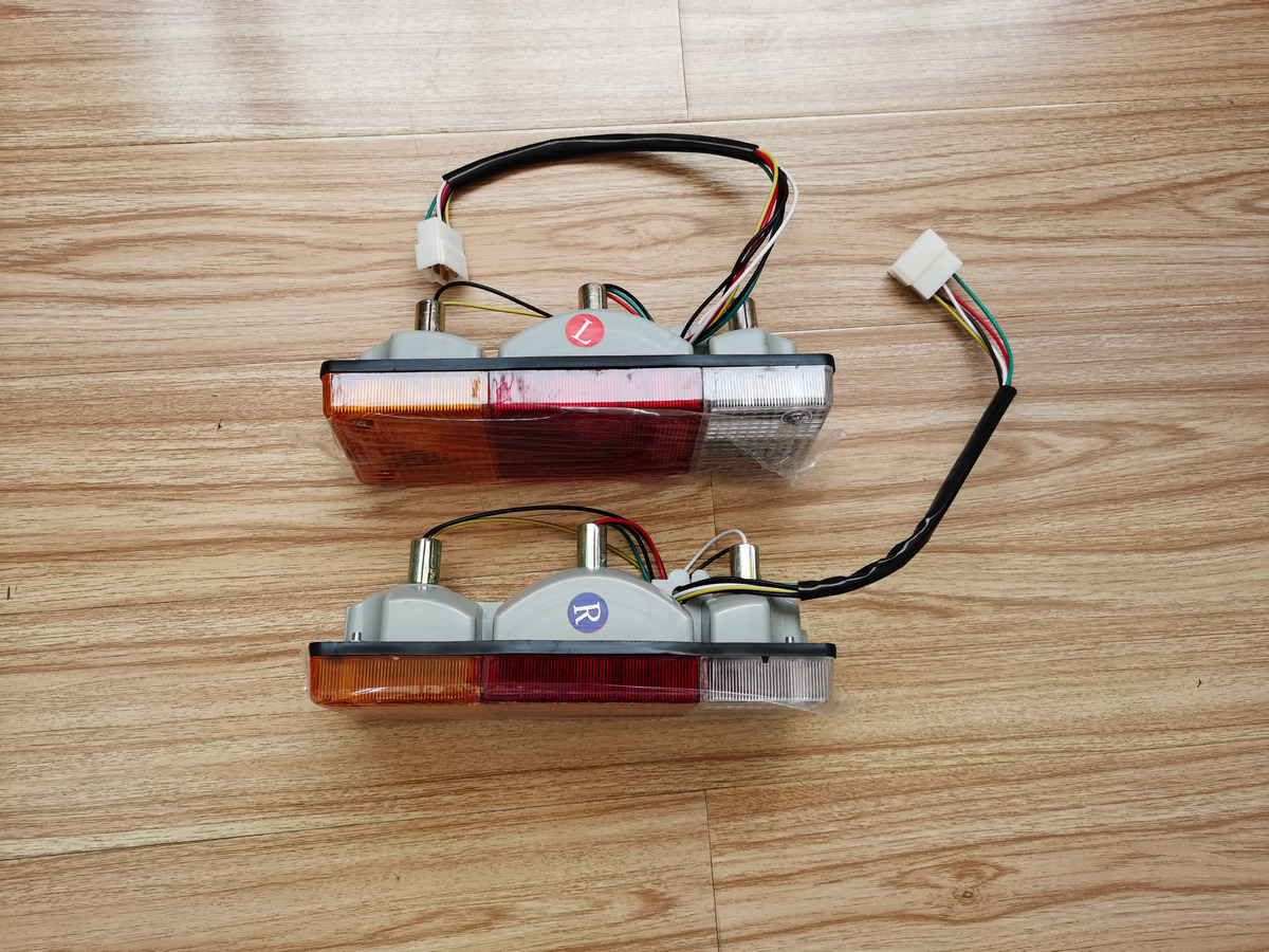 Qingdao Promising Rear Combination Light for China Loader - Bakljus för Hjullastare: bild 1 Qingdao Promising Rear Combination Light for China Loader - Bakljus för Hjullastare: bild 1
