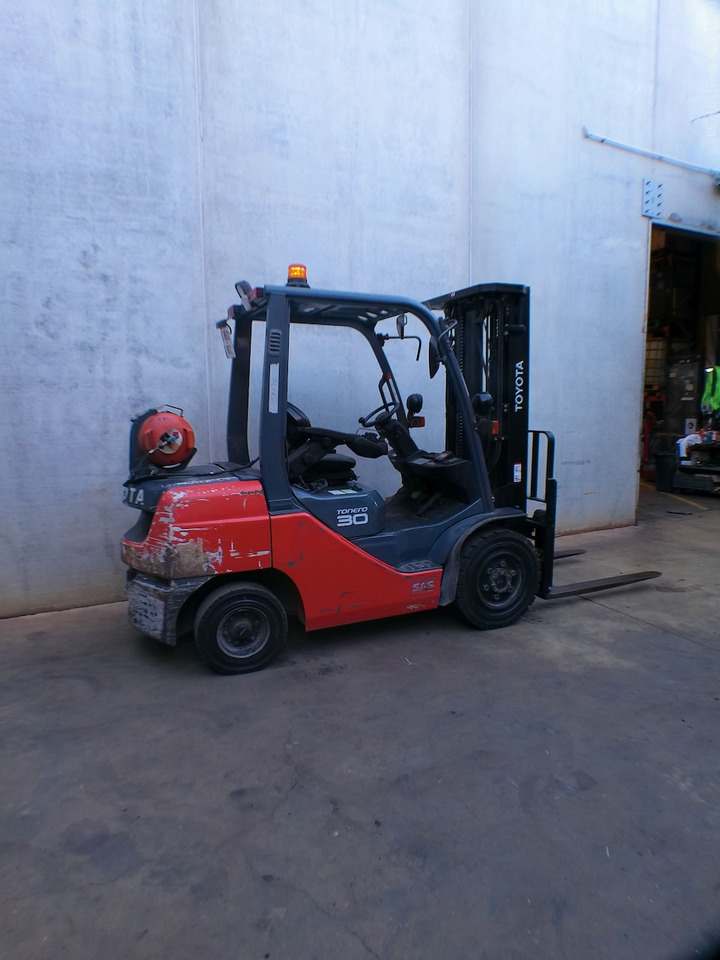 Toyota 02-8FGF30 MATRICULADA - Gasoltruck: bild 2 Toyota 02-8FGF30 MATRICULADA - Gasoltruck: bild 2