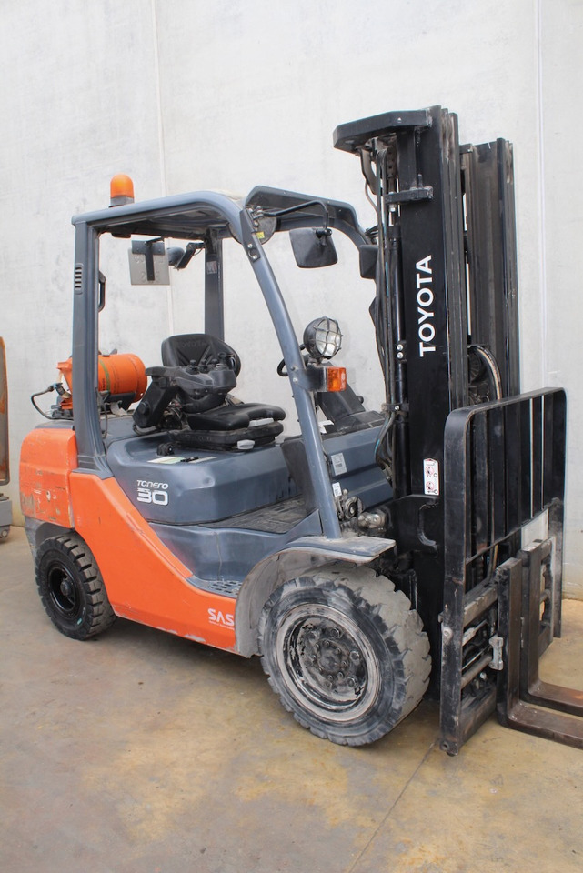 Toyota 02-8FGF30 MATRICULADA - Gasoltruck: bild 1 Toyota 02-8FGF30 MATRICULADA - Gasoltruck: bild 1