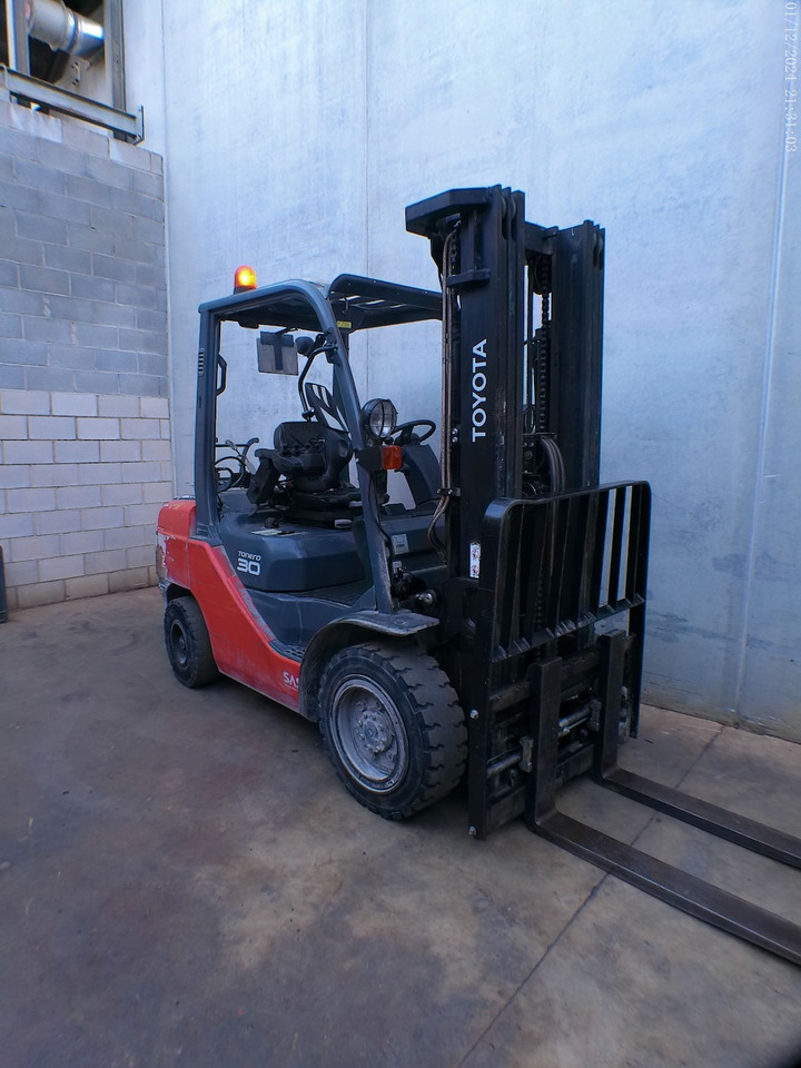 Toyota 02-8FGF30 MATRICULADA - Gasoltruck: bild 1 Toyota 02-8FGF30 MATRICULADA - Gasoltruck: bild 1