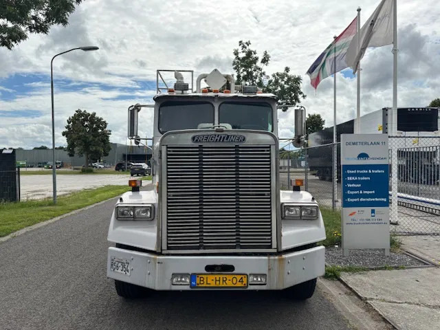 Freightliner 3 AXLE RIGID BODY chassis cabine - Chassi lastbil: bild 2 Freightliner 3 AXLE RIGID BODY chassis cabine - Chassi lastbil: bild 2