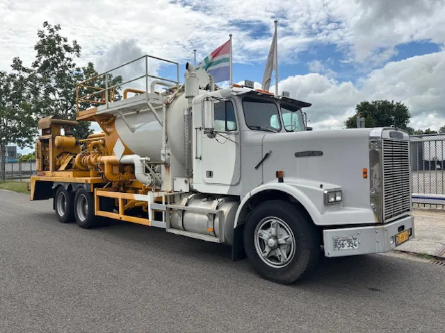 Freightliner 3 AXLE RIGID BODY chassis cabine - Chassi lastbil: bild 1 Freightliner 3 AXLE RIGID BODY chassis cabine - Chassi lastbil: bild 1
