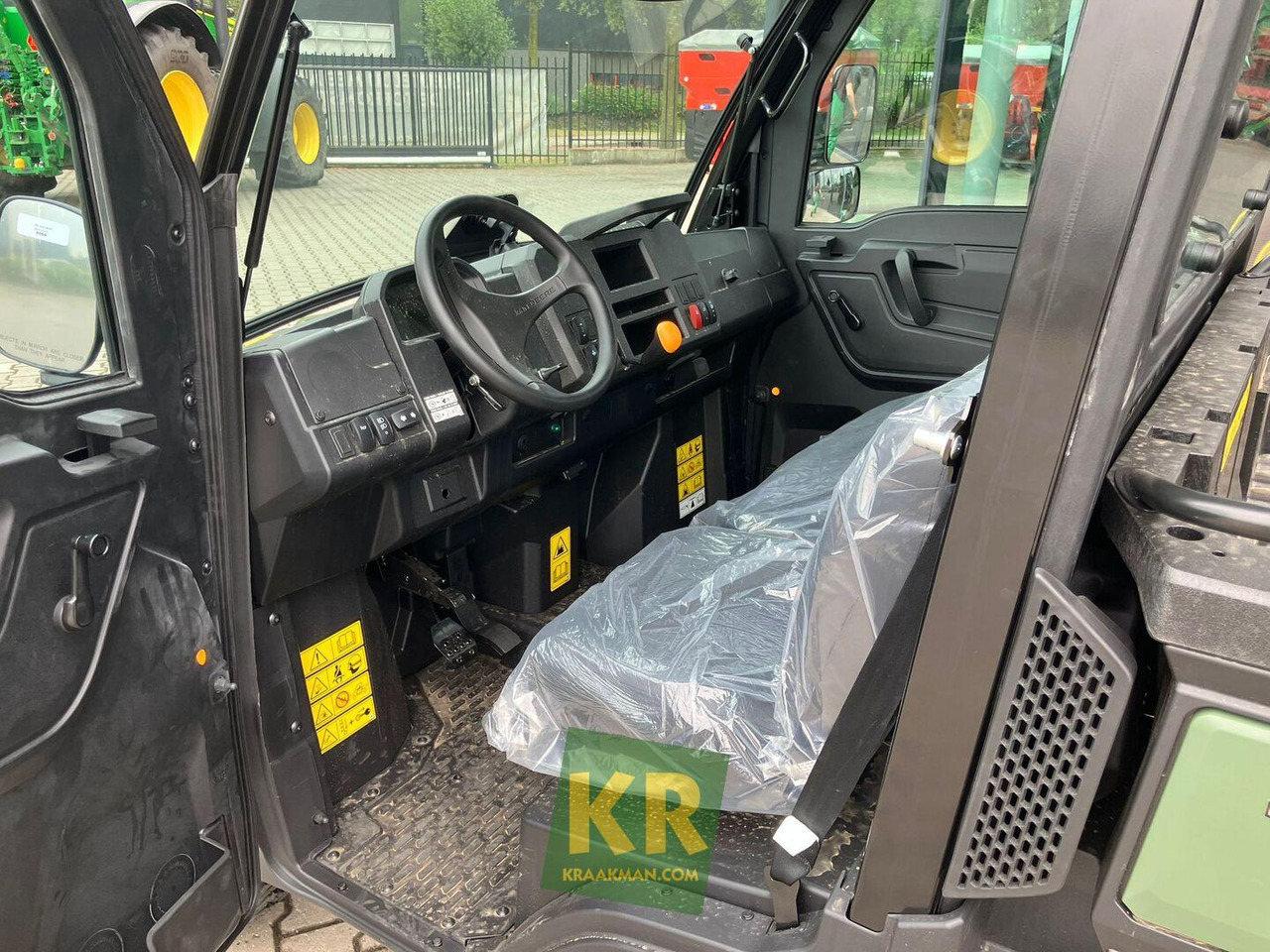 John Deere XUV875M - Fyrhjuling: bild 4 John Deere XUV875M - Fyrhjuling: bild 4