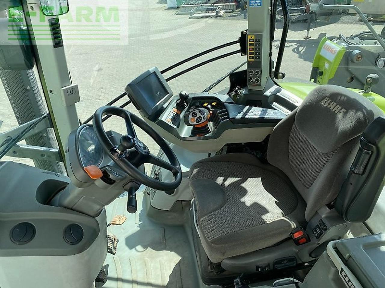 CLAAS axion 830 cmatic CMATIC - Traktor: bild 4 CLAAS axion 830 cmatic CMATIC - Traktor: bild 4