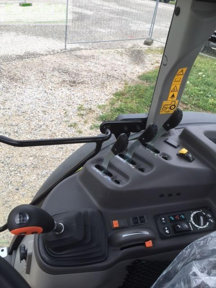 CLAAS axos 240 - Traktor: bild 4 CLAAS axos 240 - Traktor: bild 4