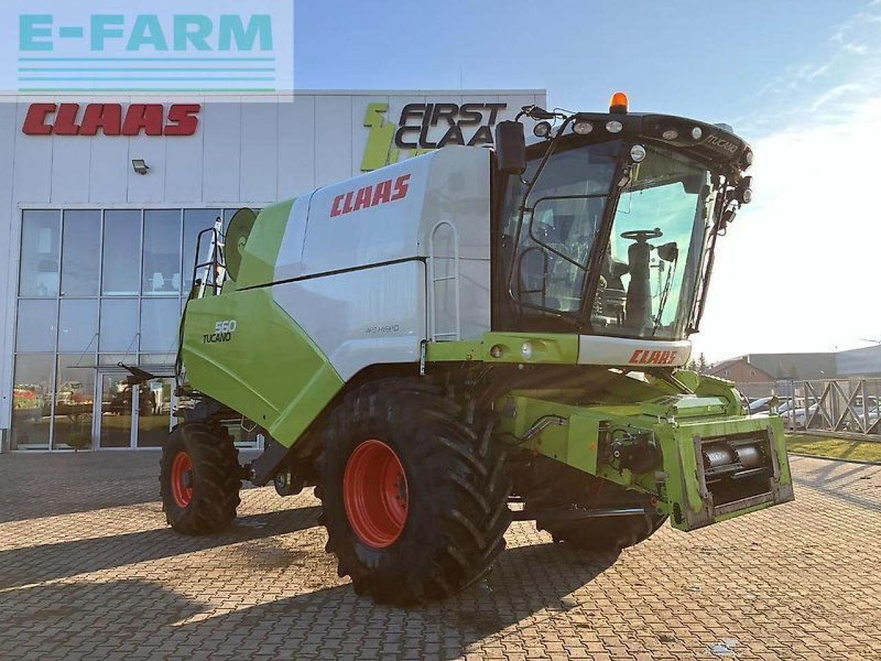 CLAAS tucano 560 - Skördetröska: bild 1 CLAAS tucano 560 - Skördetröska: bild 1