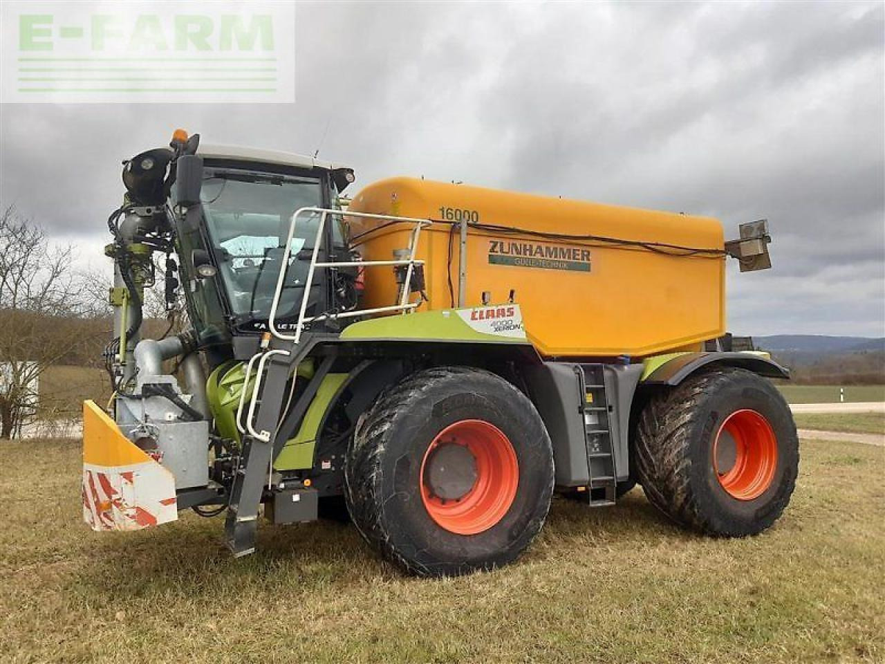 CLAAS xerion 4000 saddle trac SADDLE TRAC - Självgående spruta: bild 3 CLAAS xerion 4000 saddle trac SADDLE TRAC - Självgående spruta: bild 3