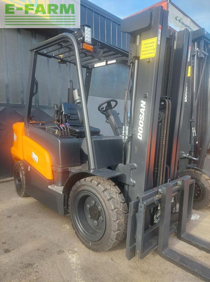 Doosan D30NXS - Motviktstruck: bild 1 Doosan D30NXS - Motviktstruck: bild 1