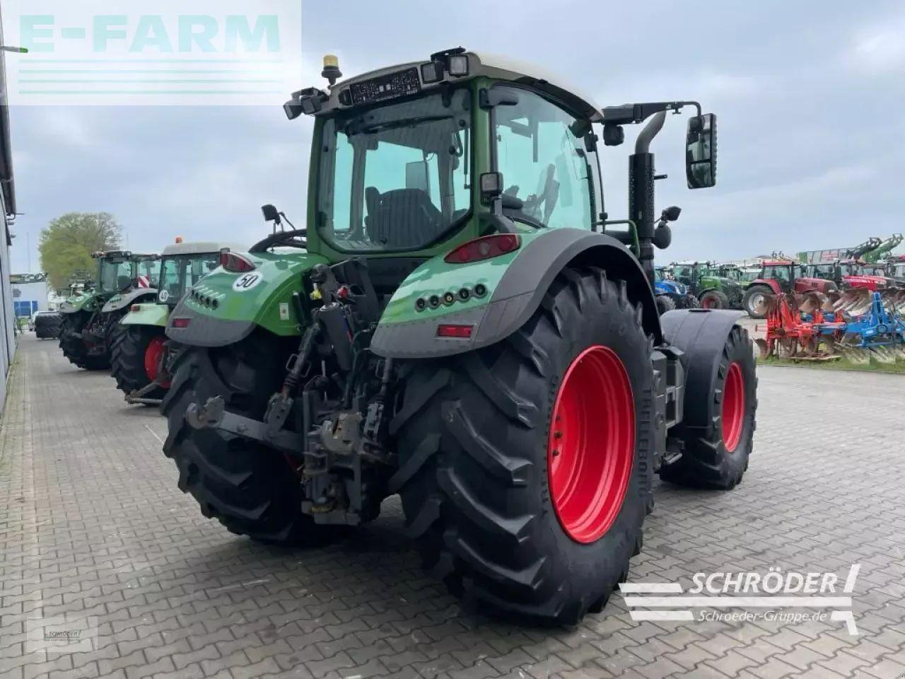 Fendt 724 vario s4 profi plus ProfiPlus - Traktor: bild 3 Fendt 724 vario s4 profi plus ProfiPlus - Traktor: bild 3